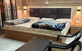 Dream Land Hotel